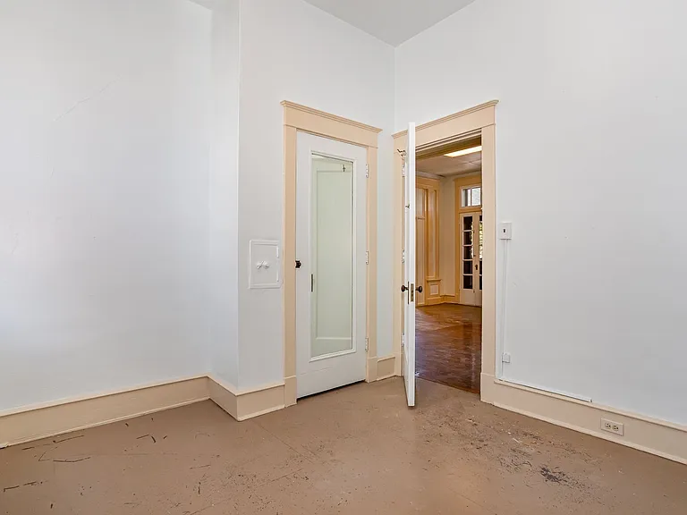 25 W Pomfret St — Photo 16