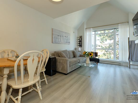 5th image of 3142 Saint Johns St