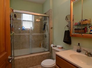 1957 W Race Ave, Chicago, IL 60622