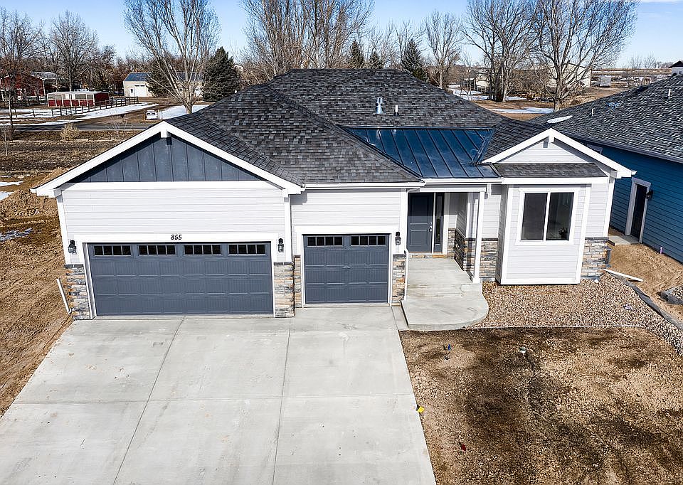1st image of 855 Shirttail Peak Dr