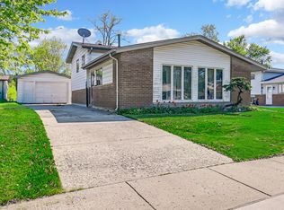 325 Gentry St, Park Forest, IL 60466