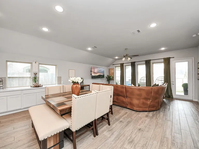 1711 Rustling Creek Dr — Photo 13