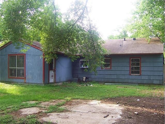 2nd image of 5766 Belcrest St