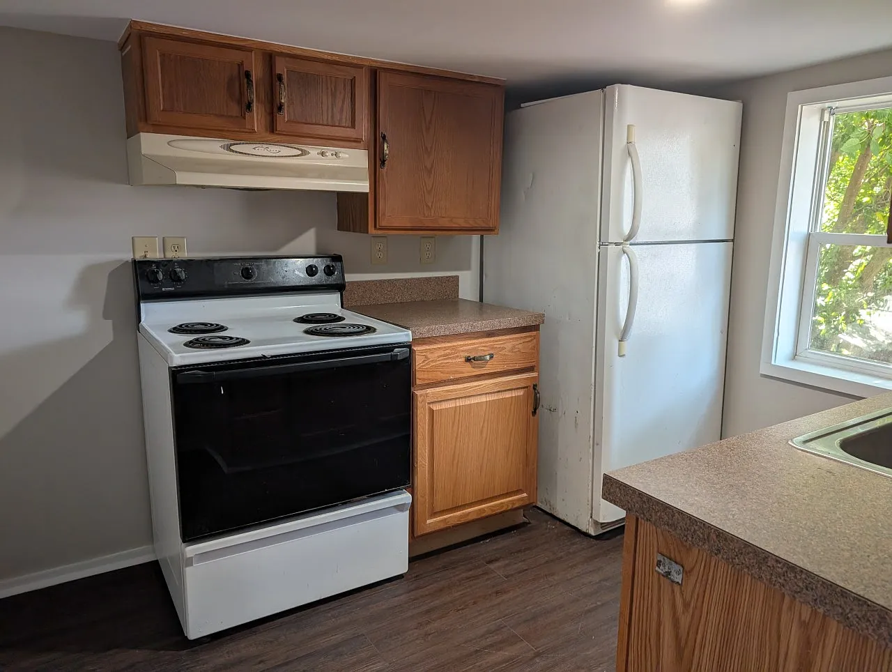 2 bed, 750 sqft, $1,050 — Photo 2