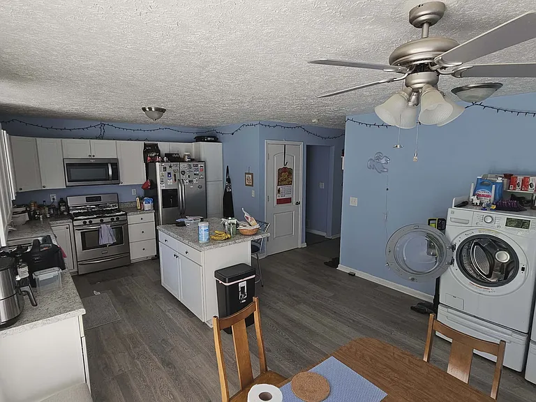 6174 Rutherford Ave — Photo 20