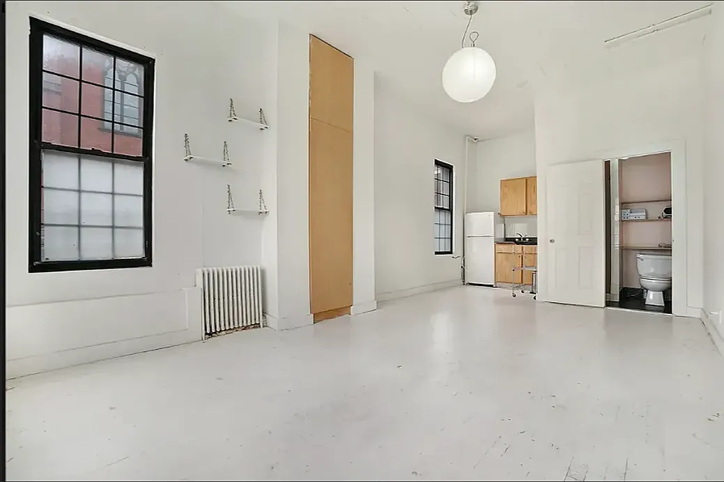 290 Devoe Street — Photo 1