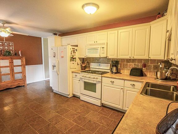 5th image of 1120 Aldine Dr