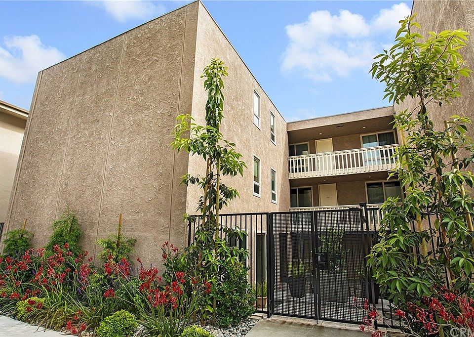 1st image of 530 Cliff Dr APT 304