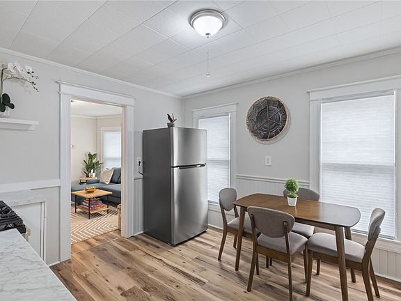 3rd image of 93 Asbury St