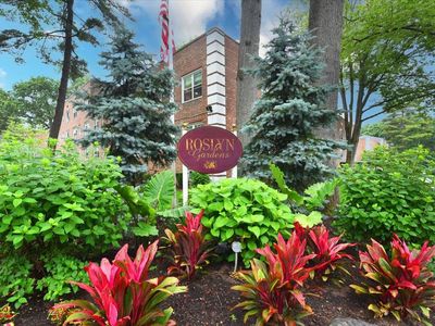 100 EDWARDS Street #1-B, Roslyn Heights, NY, 11577