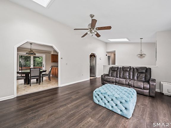 4th image of 136 Babbitt Road