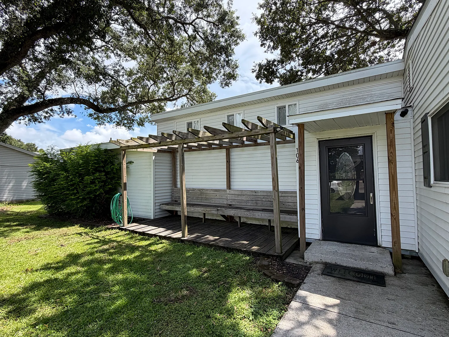 4 bed, 1735 sqft, $2,400 — Photo 3