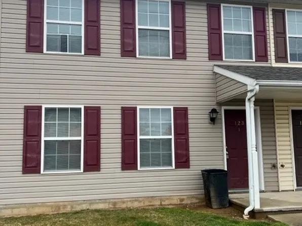 141 S Seneca St, Shippensburg, PA 17257