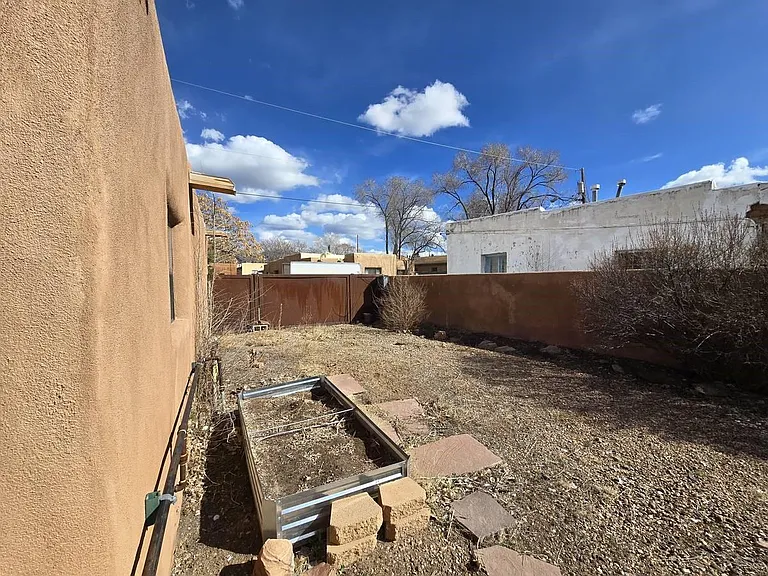 246 Casados St — Photo 10