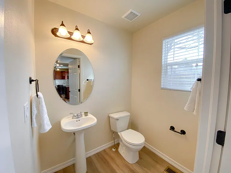2641 Lynbarton Point — Photo 9