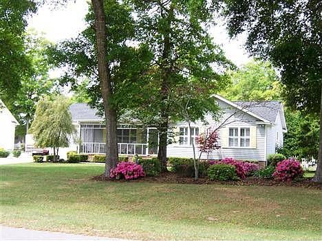 1st image of 709 Shoreline Dr E