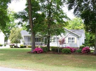 709 Shoreline Dr E, Sunset Beach, NC 28468