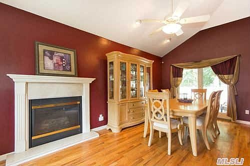 5th image of 61 Bergen Dr