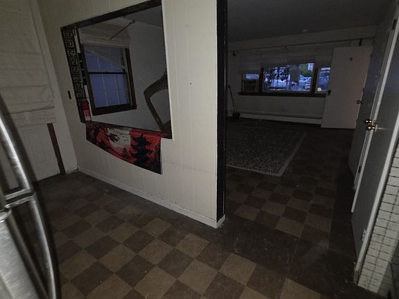 4th image of 616 E Broadway APT 1A