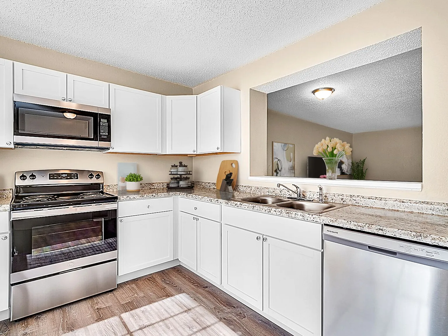 North Pointe Townhomes — Photo 4
