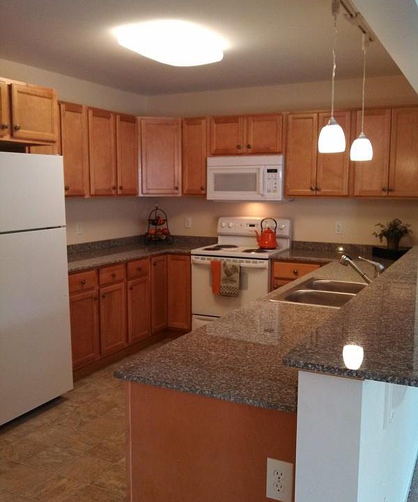 1st image of 7 Marple Ln