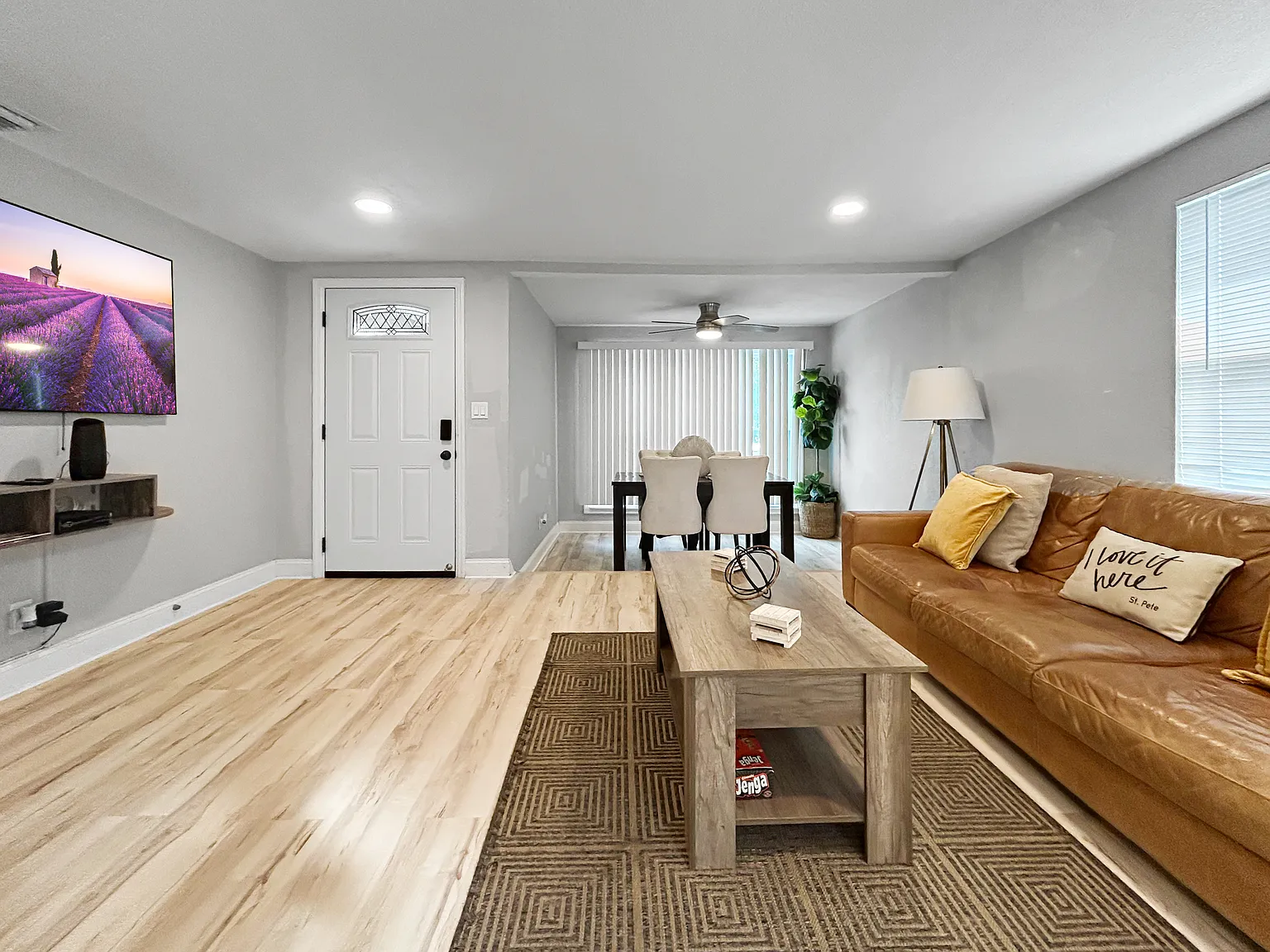 2 bed, 784 sqft, $2,250 — Photo 4