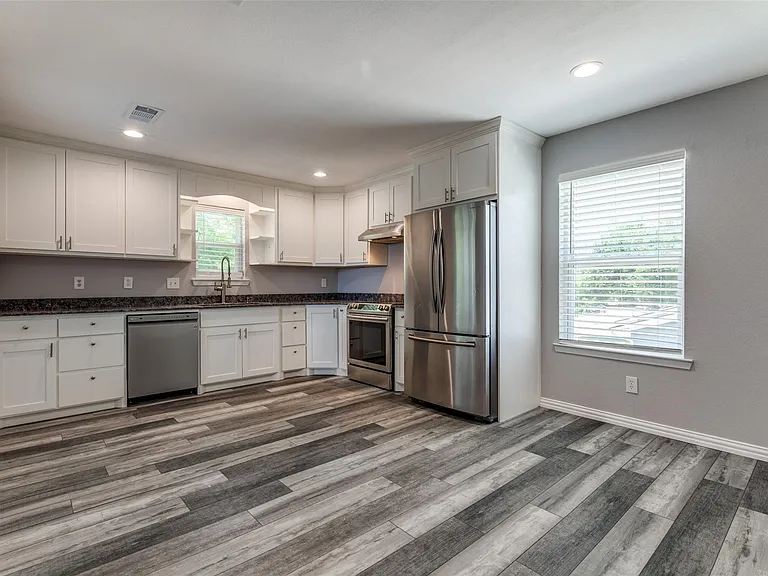 606 Ridgeline Dr — Photo 3