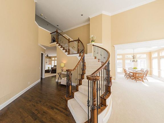 5th image of 509 Broad Leaf Ln