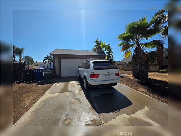3rd image of 3262 Racine Dr