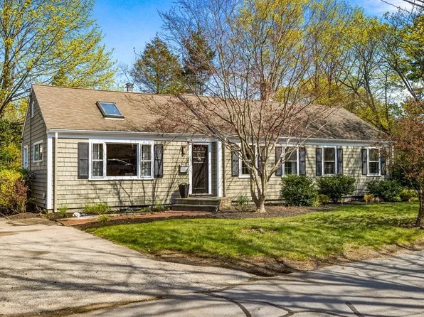 1 Whitehorse Rd, Hingham, MA 02043