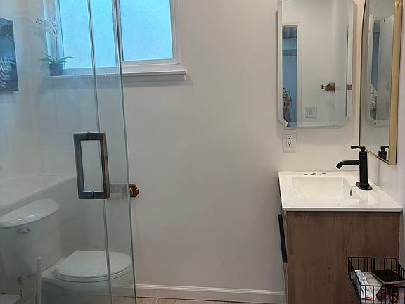 5th image of 4786 Romola Ave