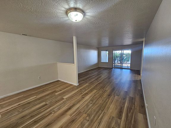 3rd image of 875 & 877 Columbine Way #877