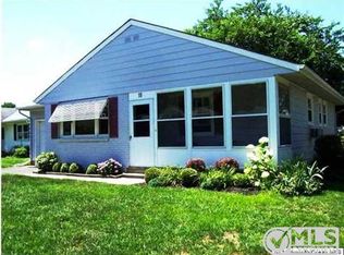 15 Wall Cress Ct, Toms River, NJ
