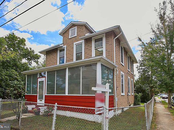 2nd image of 101 E Windsor Ave