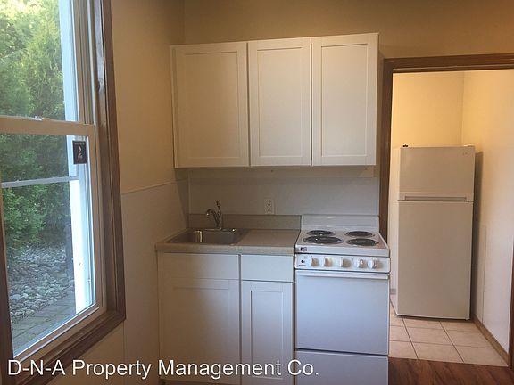 3rd image of 1429 Pocono Blvd APT 101