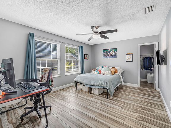 4th image of 5016 Sterling Manor Dr