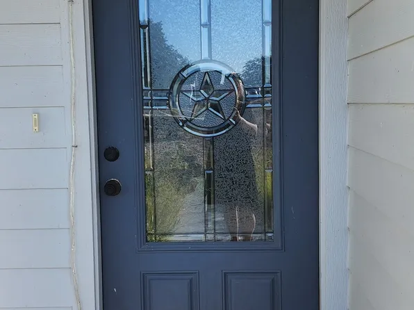 100 Lakeview Trace, Three Rivers, TX 78071