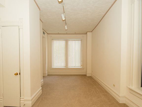 4th image of 625 W Belmont Ave #2