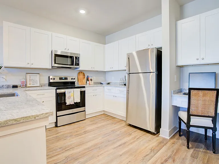 Midtown Row Apartments — Photo 15