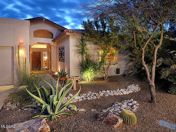 3rd image of 5608 N Placita Paisaje