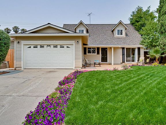 3rd image of 3215 Tulipwood Ln