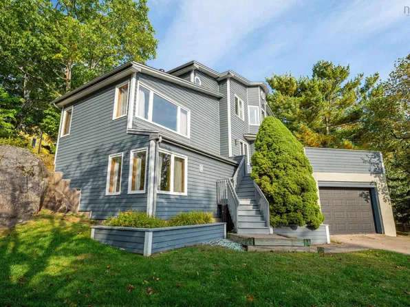 3 Letson Ct, Halifax, NS B3P 2P4