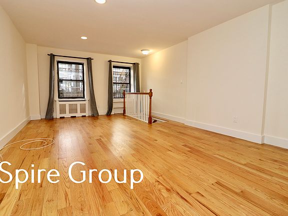 3rd image of 136 W 74th St #A