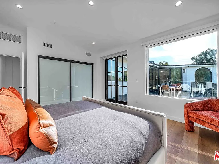 350 Bellino Dr — Photo 18