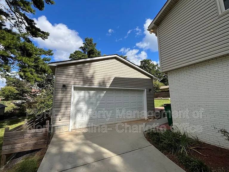 314 Scottridge Dr — Photo 26