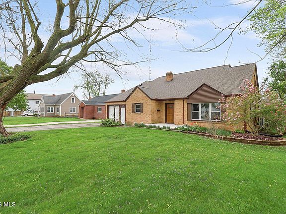 2nd image of 109 W Lugbill Rd