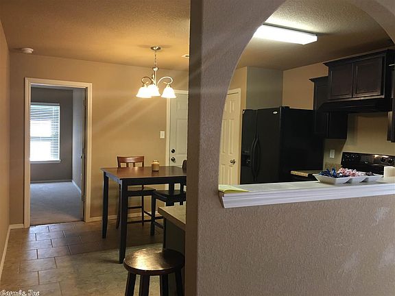5th image of 704 Saunders Dr