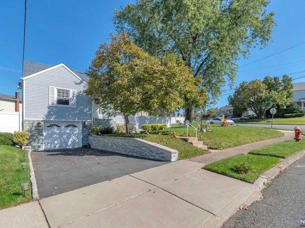 66 Birchwood Dr, North Arlington, NJ 07031