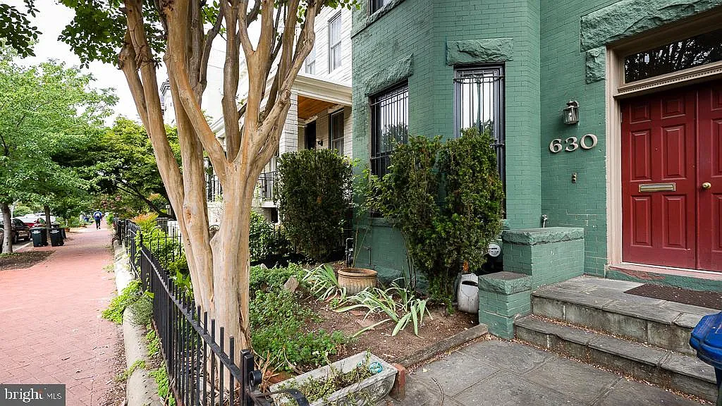 630 F St NE #2 photo 1