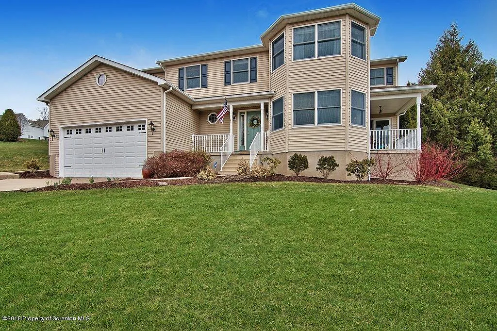 102 Rabbit Run photo 1